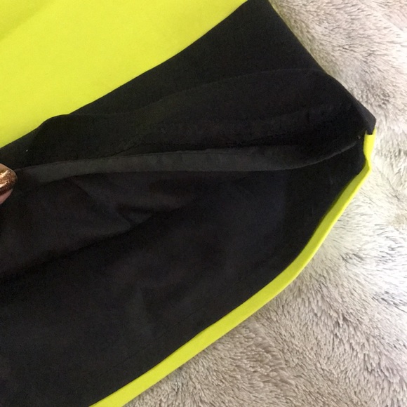 Bright yellow & black pencil skirt 14 color block back zip & darts mid rise 🐝 - Picture 4 of 8